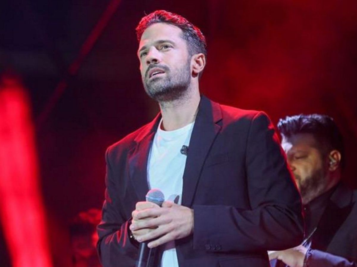 Κωνσταντίνος Αργυρός: Διέκοψε την συναυλία του για να δει την Εθνική στον αγώνα μπάσκετ (Βίντεο)