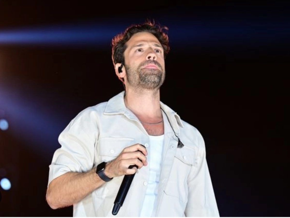 Κωνσταντίνος Αργυρός: «Έλιωσε» με το δώρο που του έκαναν επί σκηνής (Βίντεο)