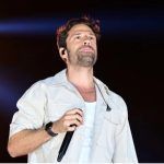 Κωνσταντίνος Αργυρός: «Έλιωσε» με το δώρο που του έκαναν επί σκηνής (Βίντεο)