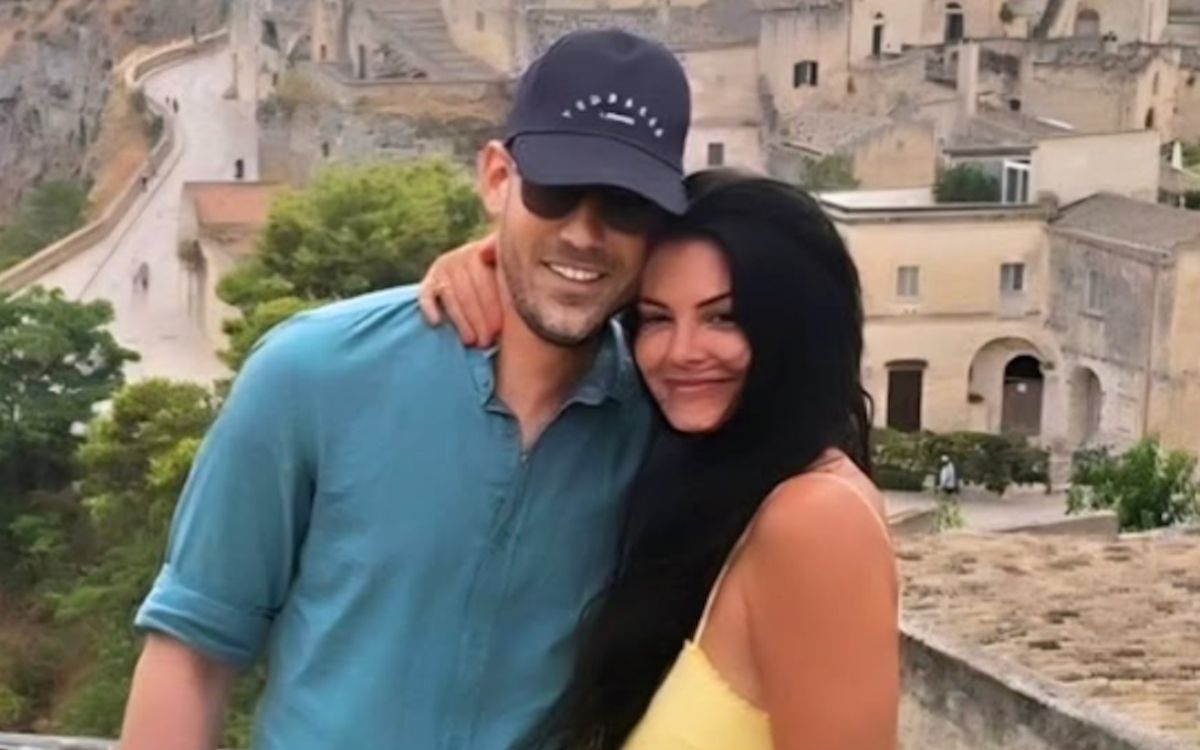 Κορινθίου-Καραθανάσης: Όλα τα βλέμματα πάνω τους- Πιο ερωτευμένοι από ποτέ στη νέα τους φωτογραφία