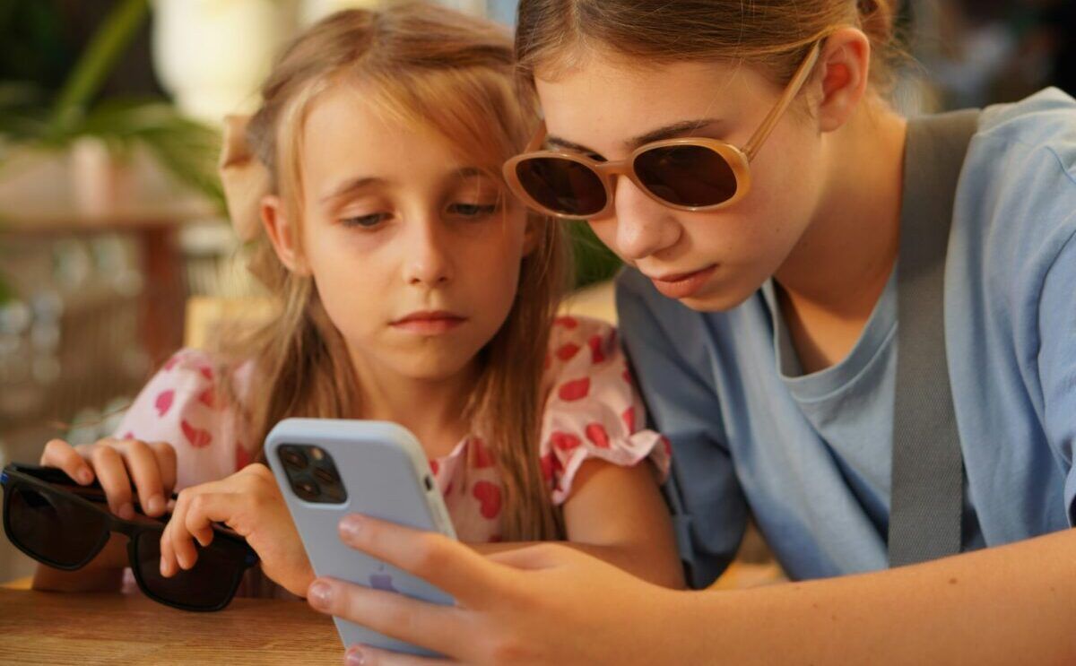 παιδιά-και-social media- παιδιά-και-social media-