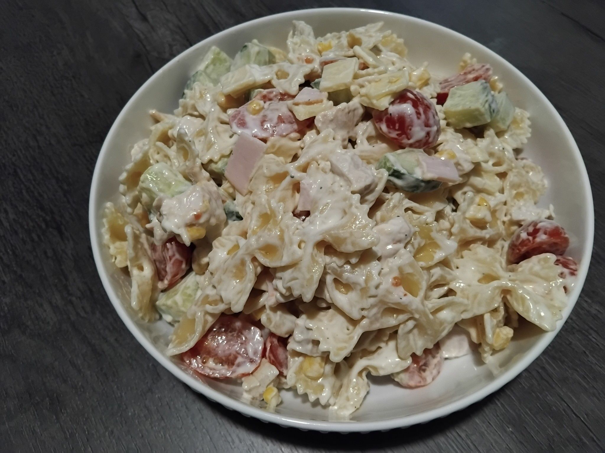 μακαρονοσαλάτα-με-φιογκάκια- μακαρονοσαλάτα-με-φιογκάκια-