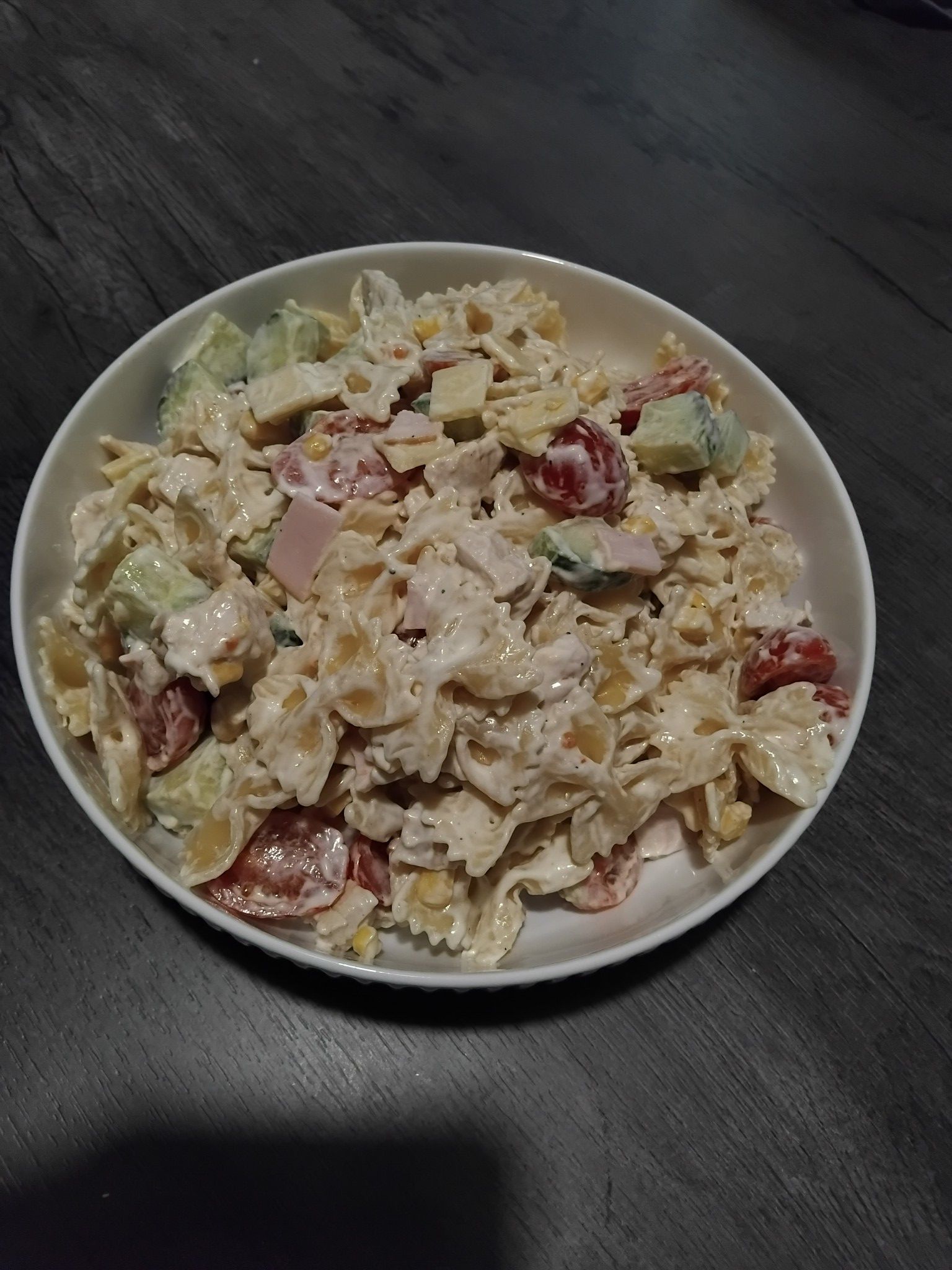 μακαρονοσαλάτα-με-φιογκάκια- μακαρονοσαλάτα-με-φιογκάκια-