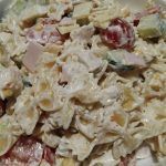 μακαρονοσαλάτα-με-φιογκάκια-