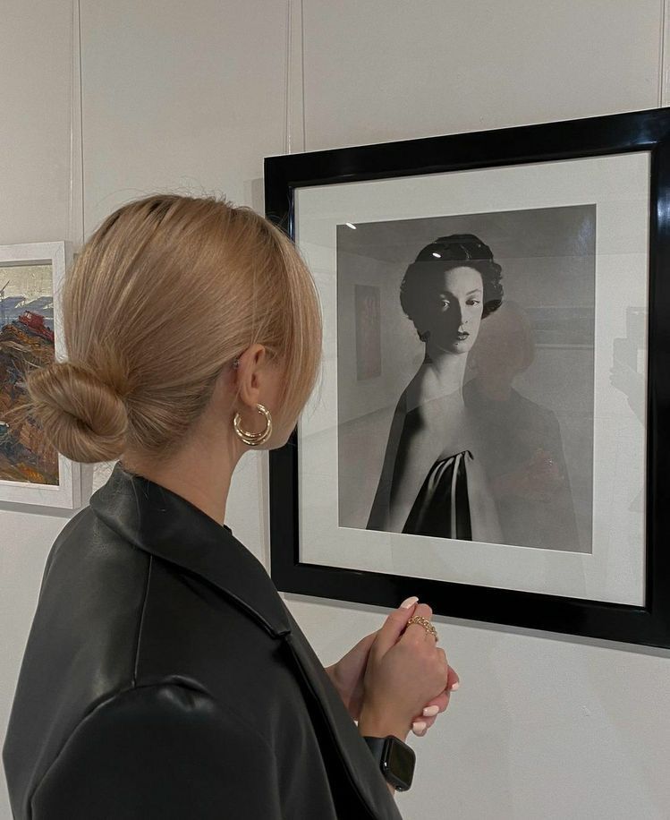 χαμηλός-κότσος-σε-ξανθά μαλλιά- χαμηλός-κότσος-σε-ξανθά μαλλιά-