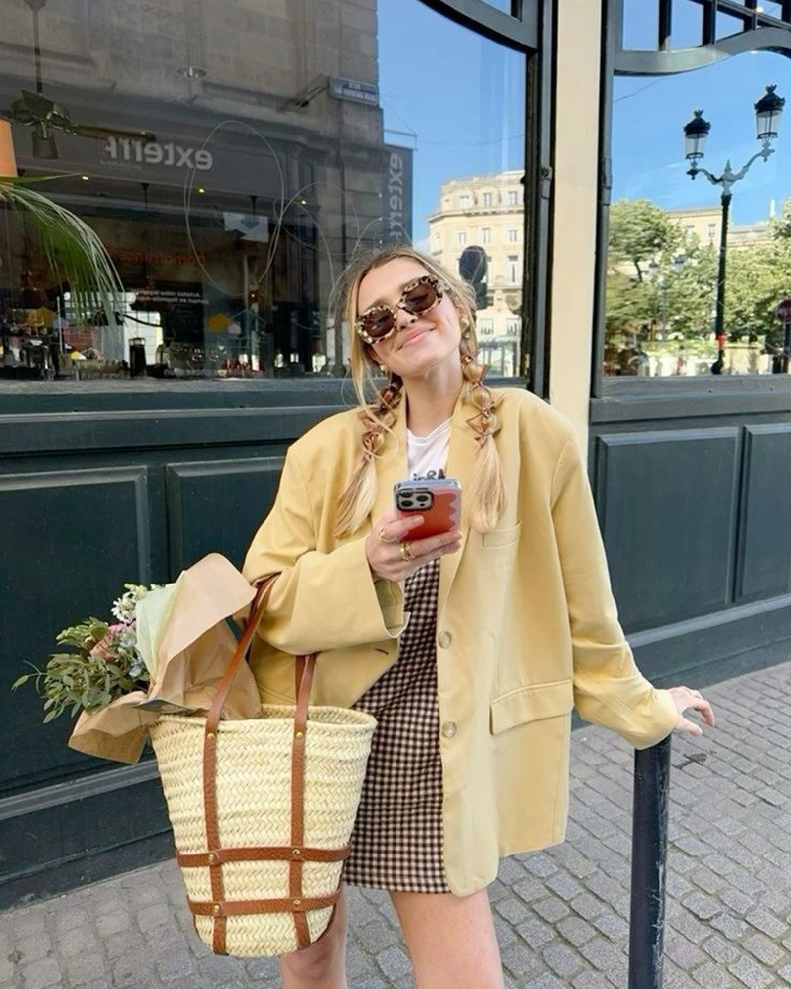 butter-yellow-σακάκι-με-καρό-φόρεμα-ιδέες- butter-yellow-σακάκι-με-καρό-φόρεμα-ιδέες-