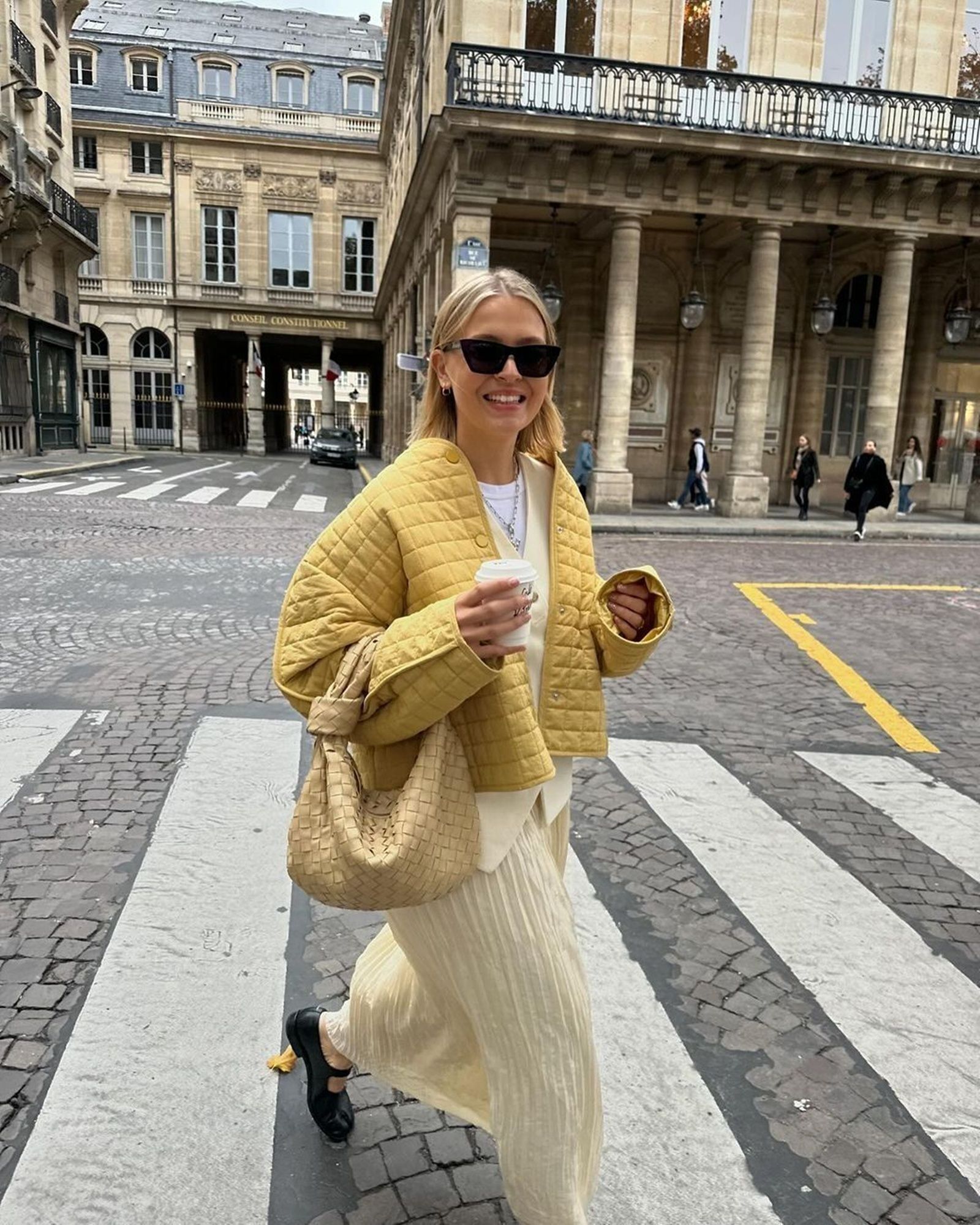 butter yellow-πανωφόρι-με-παστέλ-πλισέ φούστα- butter yellow-πανωφόρι-με-παστέλ-πλισέ φούστα-