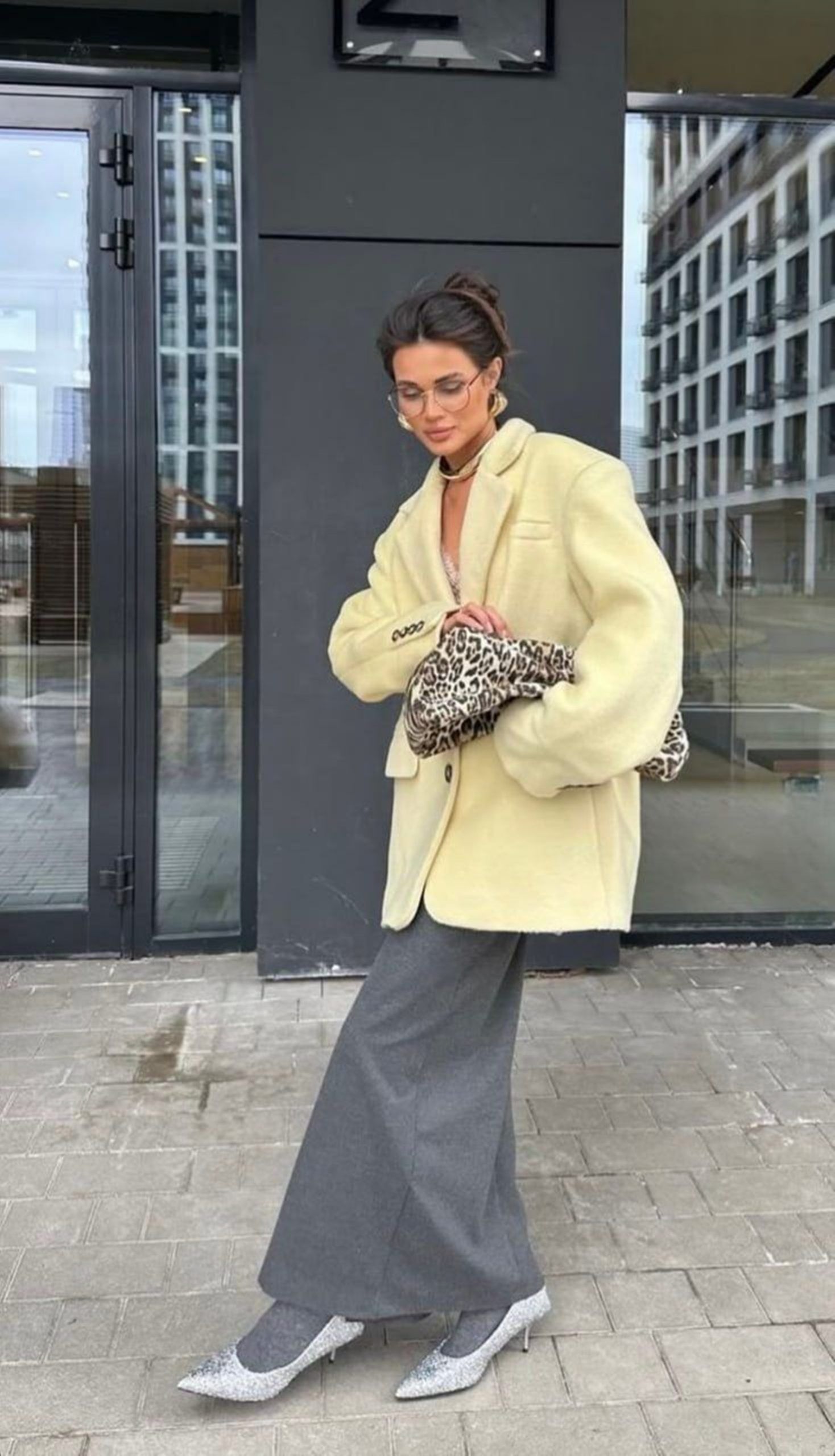 butter-yellow-σακάκι-με-γκρι-μάξι-φούστα-ιδέες- butter-yellow-σακάκι-με-γκρι-μάξι-φούστα-ιδέες-