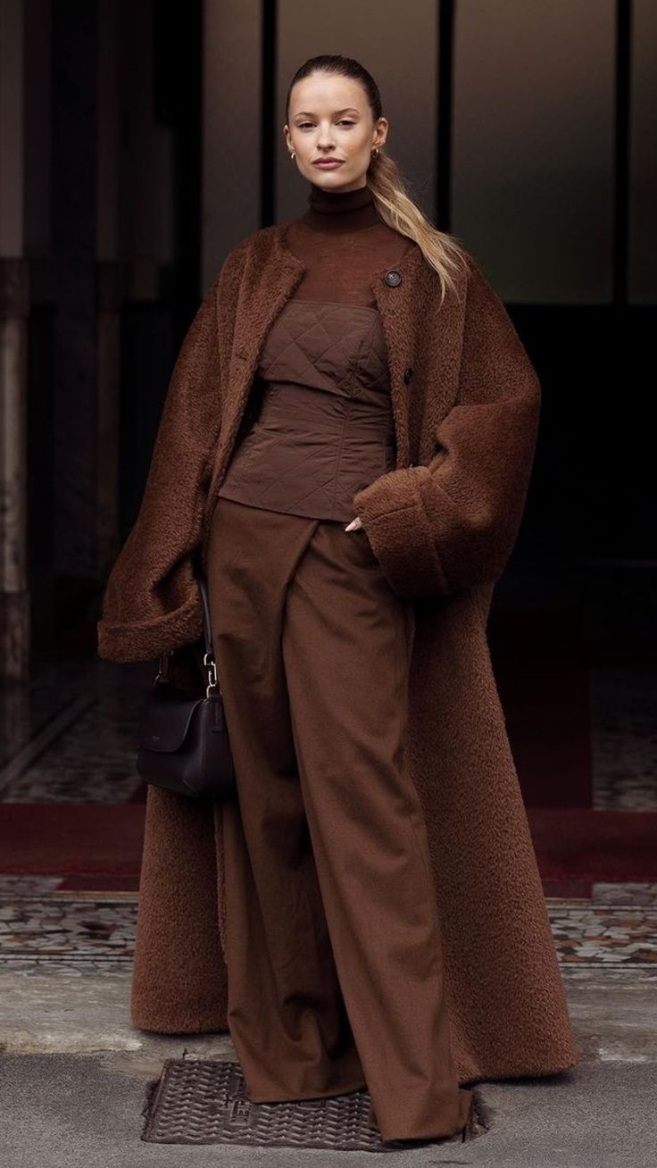 Μόδα Φθινόπωρο / Χειμώνας 2025 – 2026: Οι κορυφαίες τάσεις της φετινής σεζόν(ελενα) ΣΟΣ ΔΕΝ ΠΑΕΙ ΑΛΛΟ ΠΡΕΠΕΙ ΝΑ ΒΓΟΥΝ