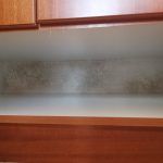 Μούχλα στο εσωτερικό της ντουλάπας