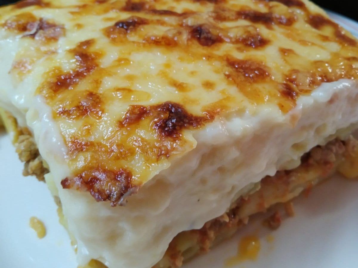 Μυστικά για την καλύτερη μπεσαμέλ, που δεν σβολιάζει, δεν γίνεται νερουλή και δεν μυρίζει αλεύρι