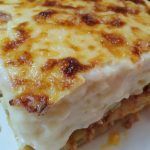 Μυστικά για την καλύτερη μπεσαμέλ, που δεν σβολιάζει, δεν γίνεται νερουλή και δεν μυρίζει αλεύρι