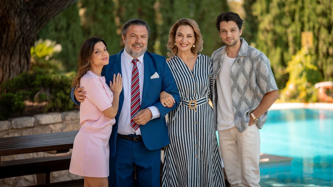 Να μ' αγαπάς επόμενα επεισόδια: 01, 02, 03, 04, 05, 06