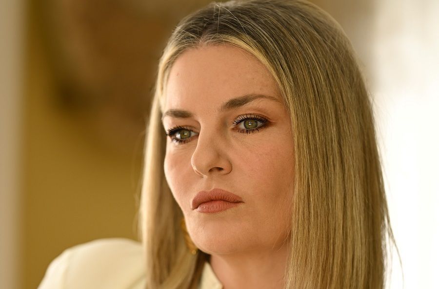 Να-μ-αγαπάς-Σοφία