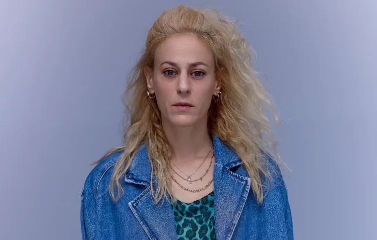 Να-με-λες-μαμά-Χρύσα