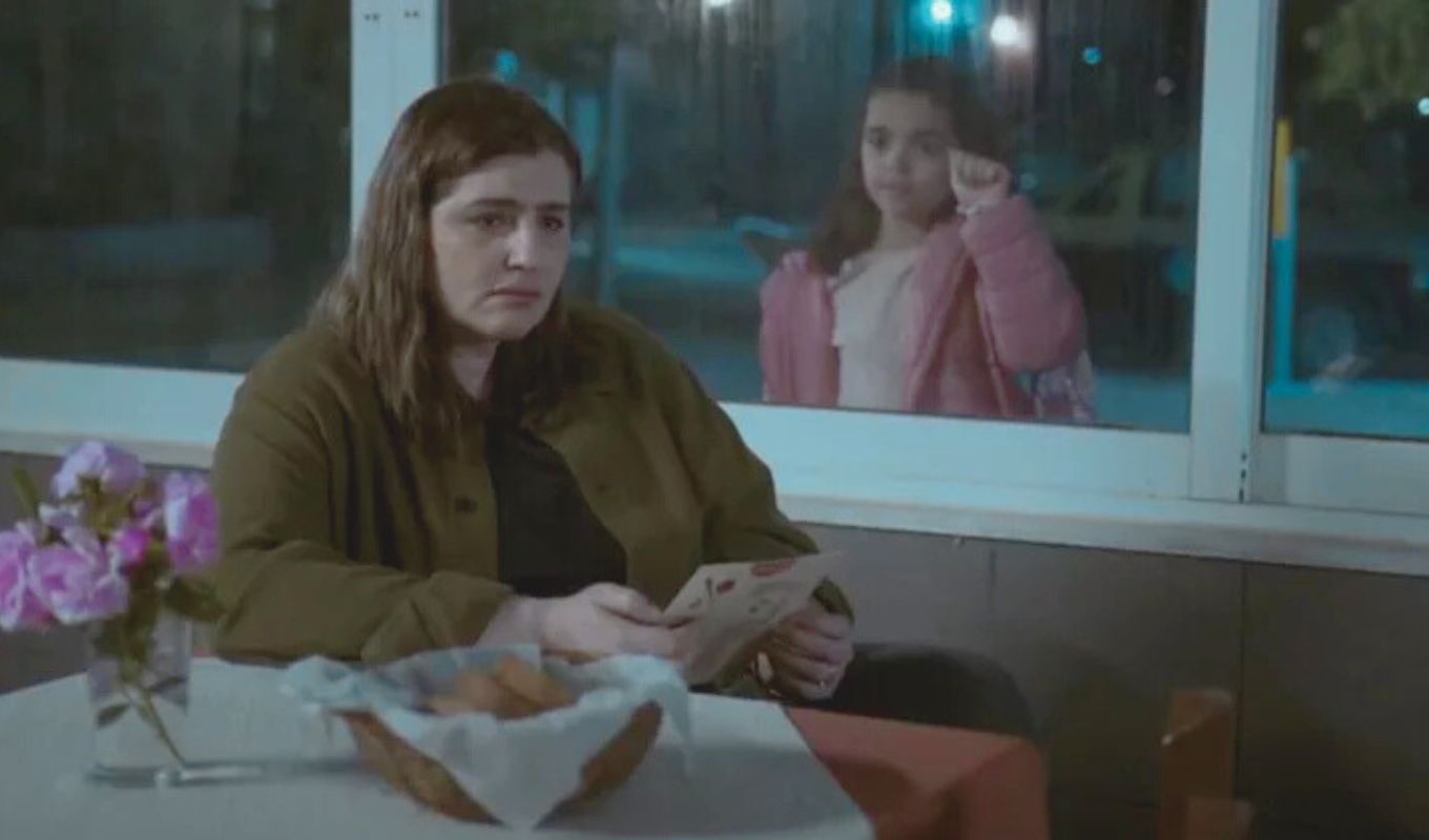 Να-με-λες-μαμά-Ξένια-Ιωάννα