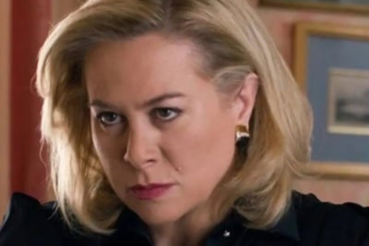 Παιχνίδια Εκδίκησης: «Η κόρη μου με πέταξε στον δρόμο» Η Βάνα καταρρέει