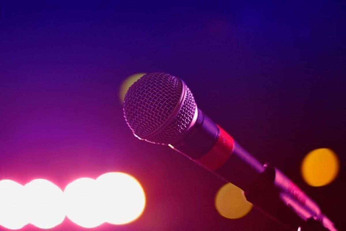 Πασίγνωστη Λαϊκή Τραγουδίστρια στη φυλακή (Φωτογραφίες)