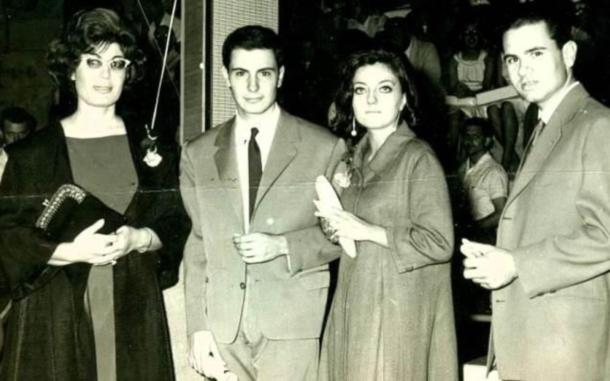 Η Πασίγνωστη τραγουδίστρια που πέθανε στα 49 της ολομόναχη & πάμφτωχη- Η κηδεία της έγινε με έρανο της Ρένας Βλαχοπούλου