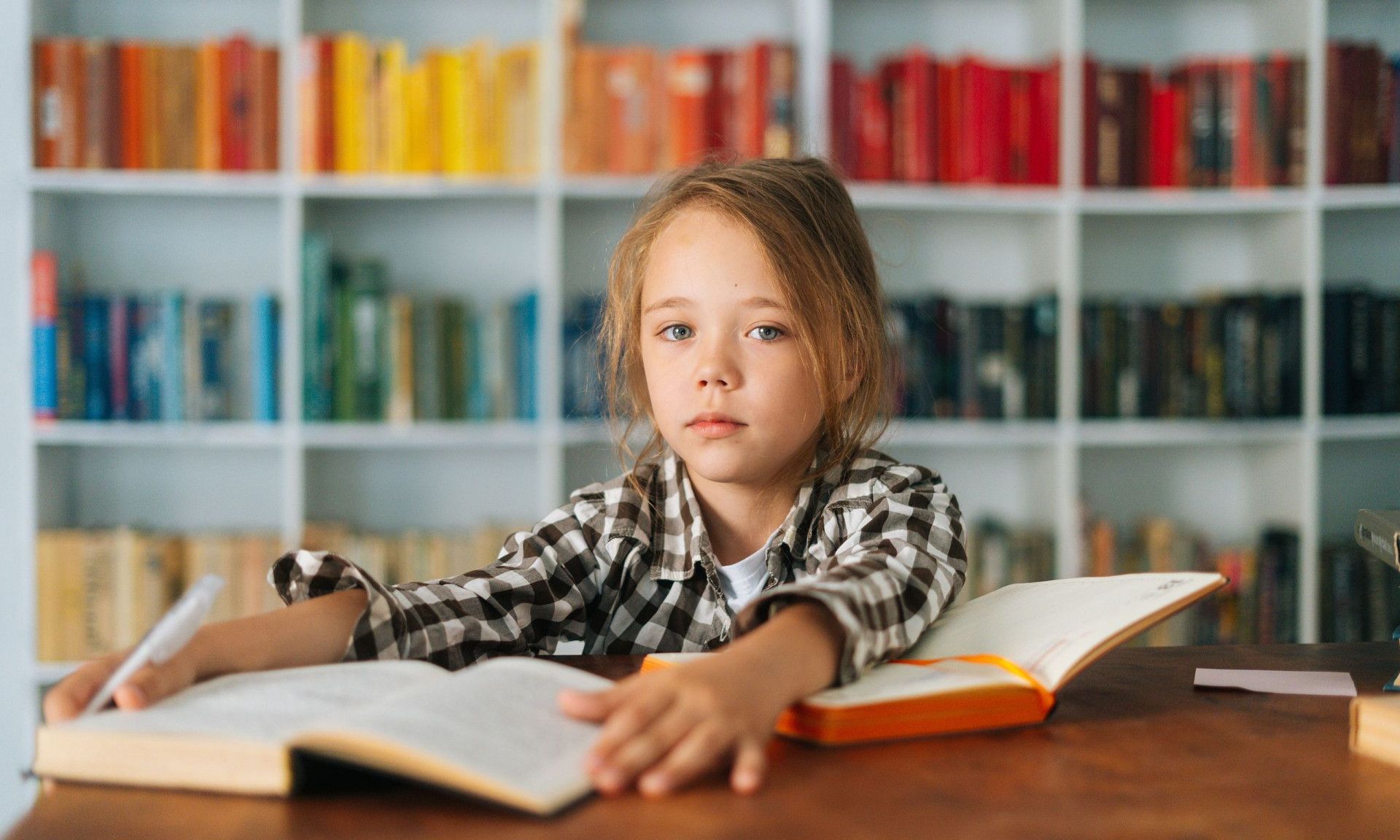 Πώς να μάθω το παιδί να διαβάζει μόνο του σωστά; Πλήρης οδηγός για γονείς