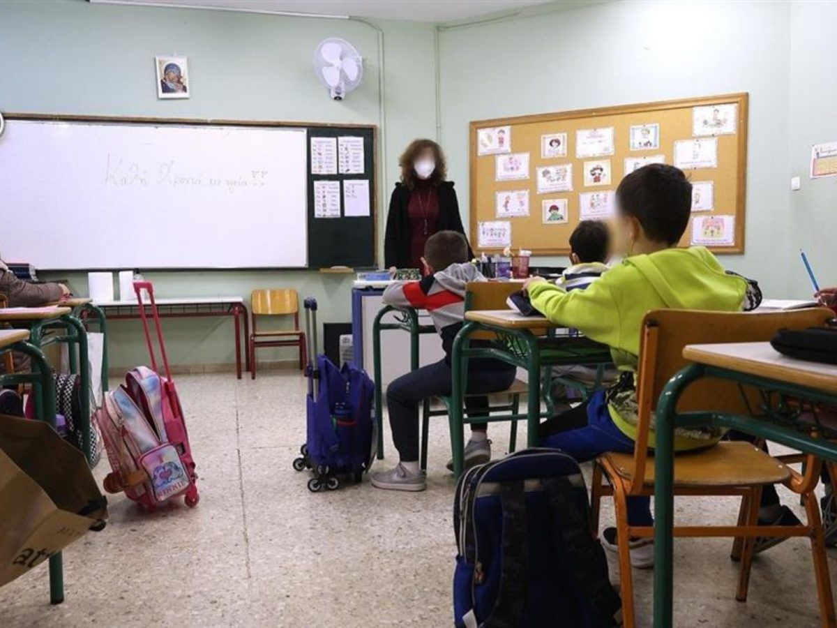 Σχολεία: Όλα όσα ισχύουν φέτος για Νηπιαγωγεία & Δημοτικά- Το νέο ωράριο, οι απουσίες & οι αργίες για το 2025