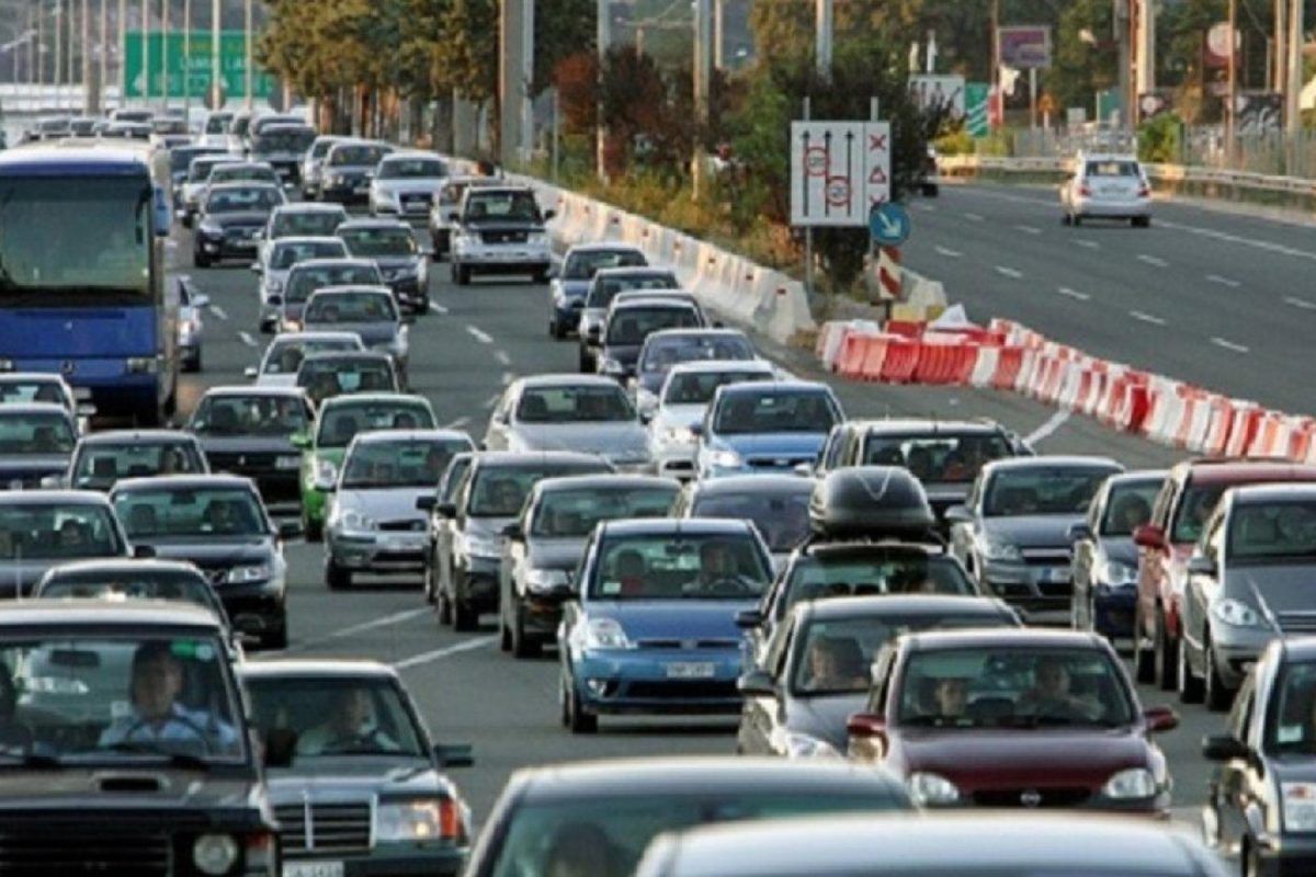 Σοκ στη Φθιώτιδα: Άντρας ξυλοκόπησε και άφησε γυμνή τη σύντροφό του στην Εθνική Οδό