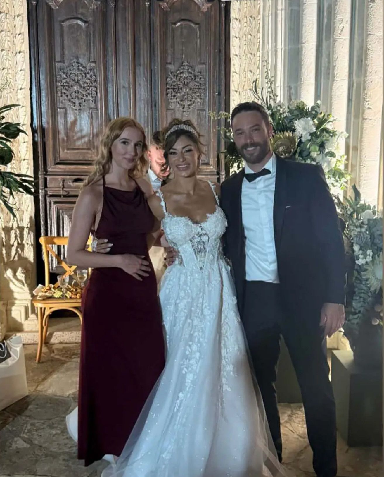 Στέφανος Μιχαήλ: Ο παραμυθένιος γάμος του με τη Ναταλί Κάτερ και το παθιασμένο φιλί τους (φωτογραφία)