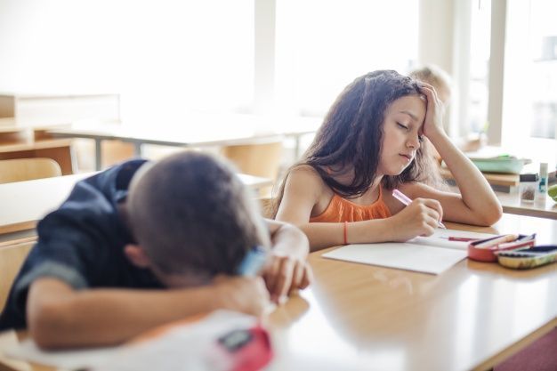 παιδία-βαριούνται-στο-σχολείο-