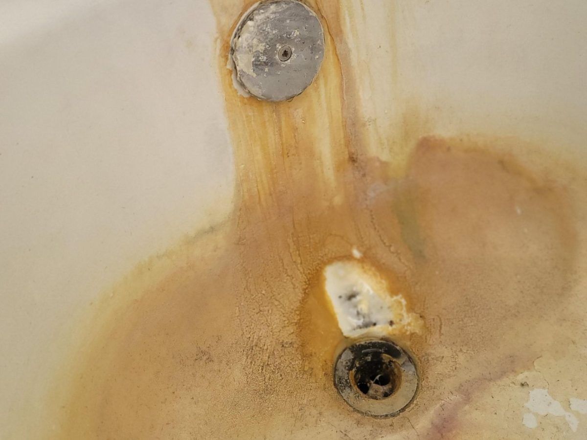 Τελείωσε το υγρό για τα άλατα; Καθάρισε το σπίτι με αυτό το σπιτικό καθαριστικό που θα τα διώξει για μέρες