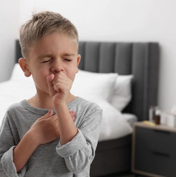 παιδί-βήχει- παιδί-βήχει-