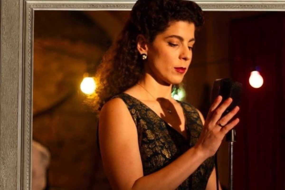 Το Σπίτι Δίπλα Στο Ποτάμι: Η Ασπασία βρίσκεται ανάμεσα σε Μιμή και Σταύρο