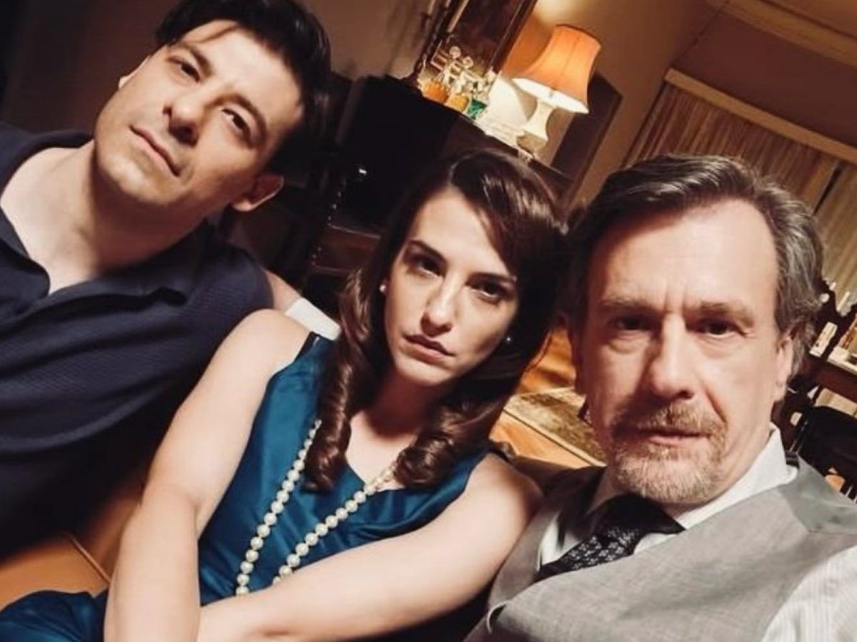 το σπιτι διπλα στο ποταμι : Πέντε αδερφές και η φυγή που αλλάζει τα πάντα