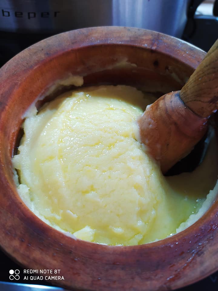 Βελούδινη σκορδαλιά με την παραδοσιακή συνταγή από την Γκόλφω