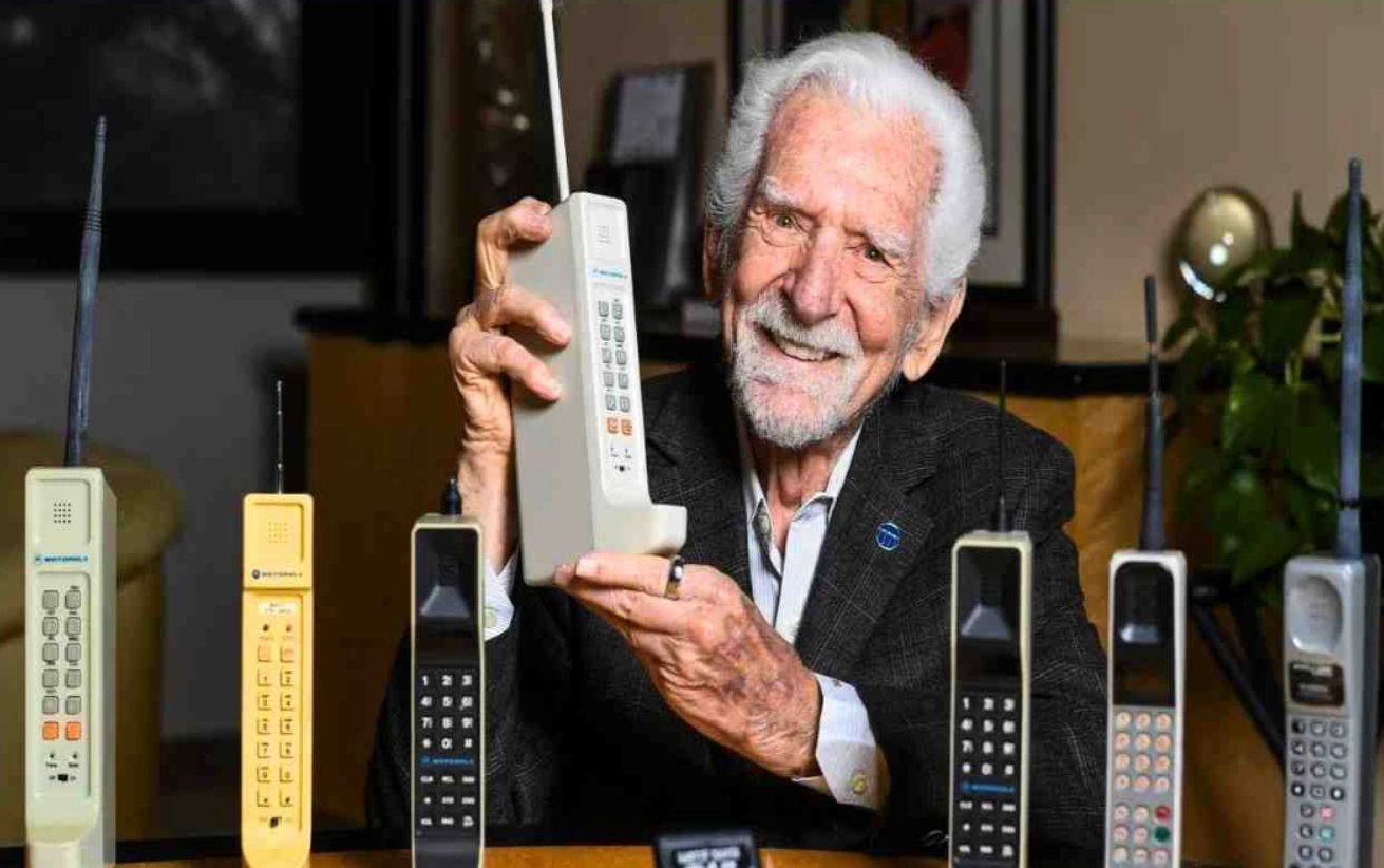 5 κινητά μπακατέλες που αν τα πουλούσατε σήμερα θα στοίχιζαν μία περιουσία