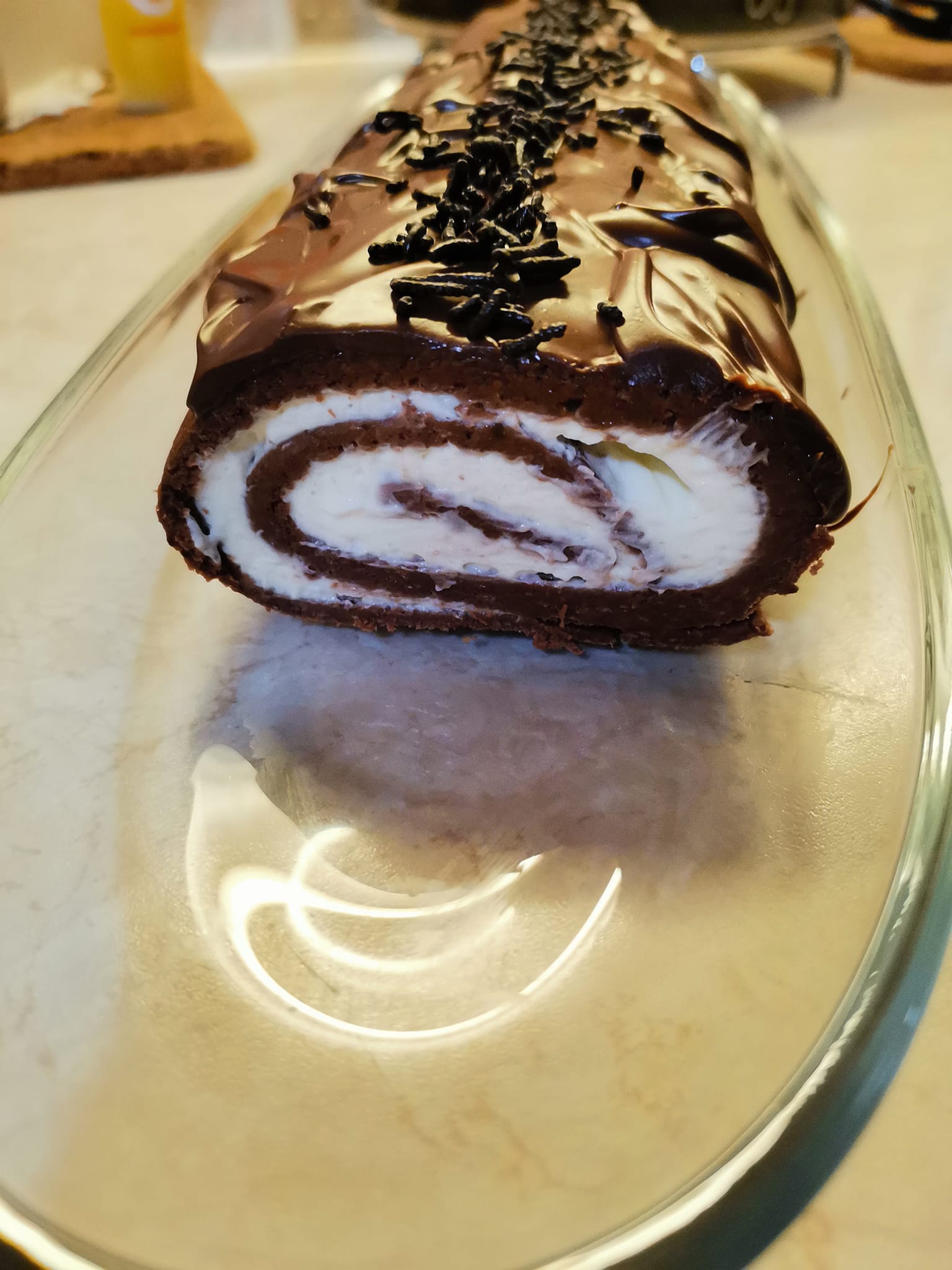 Chocolate cake roll: Η Εύκολη συνταγή για Χριστουγεννιάτικο γλυκό