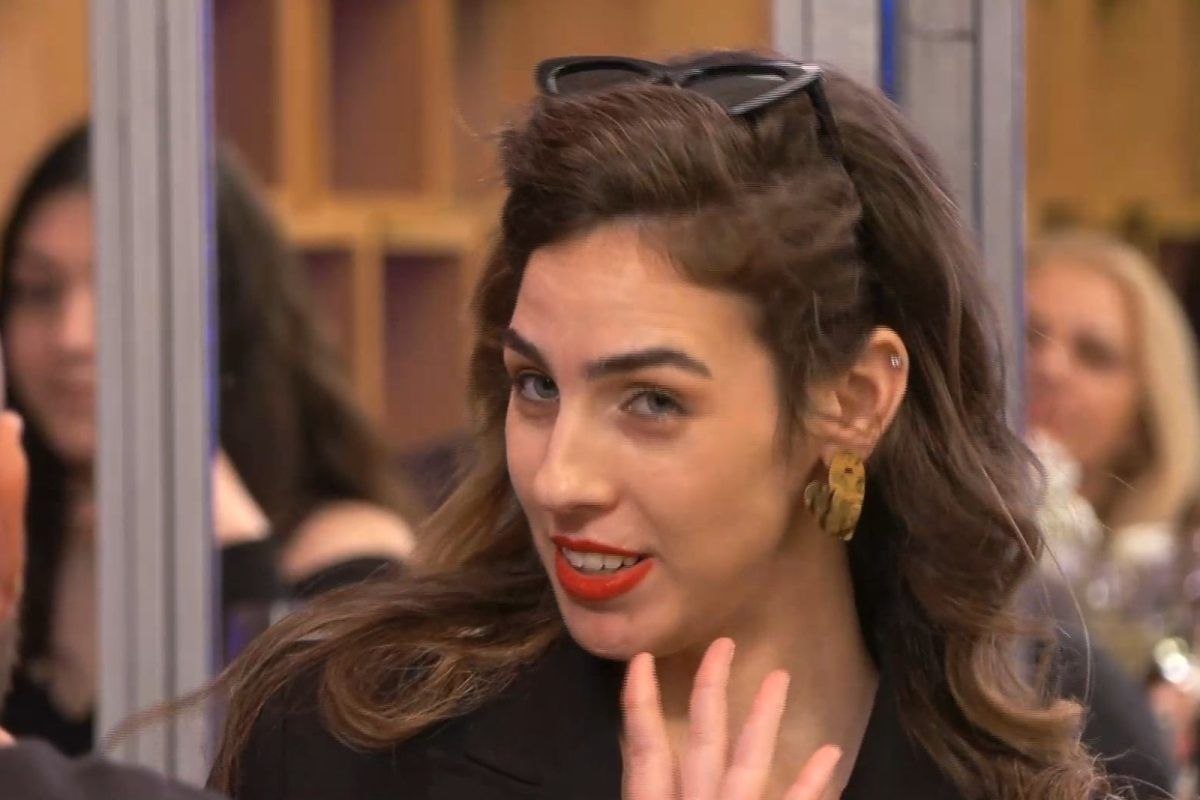 First Dates: Η απίστευτα αγενής τύπισσα που μας έκανε έξω φρενών (Βίντεο)