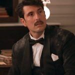 Grand Hotel: Ο Ρήγας σακατεύει τους υπαλλήλους στο ξύλο για να... δεν ειναι ετοιμο