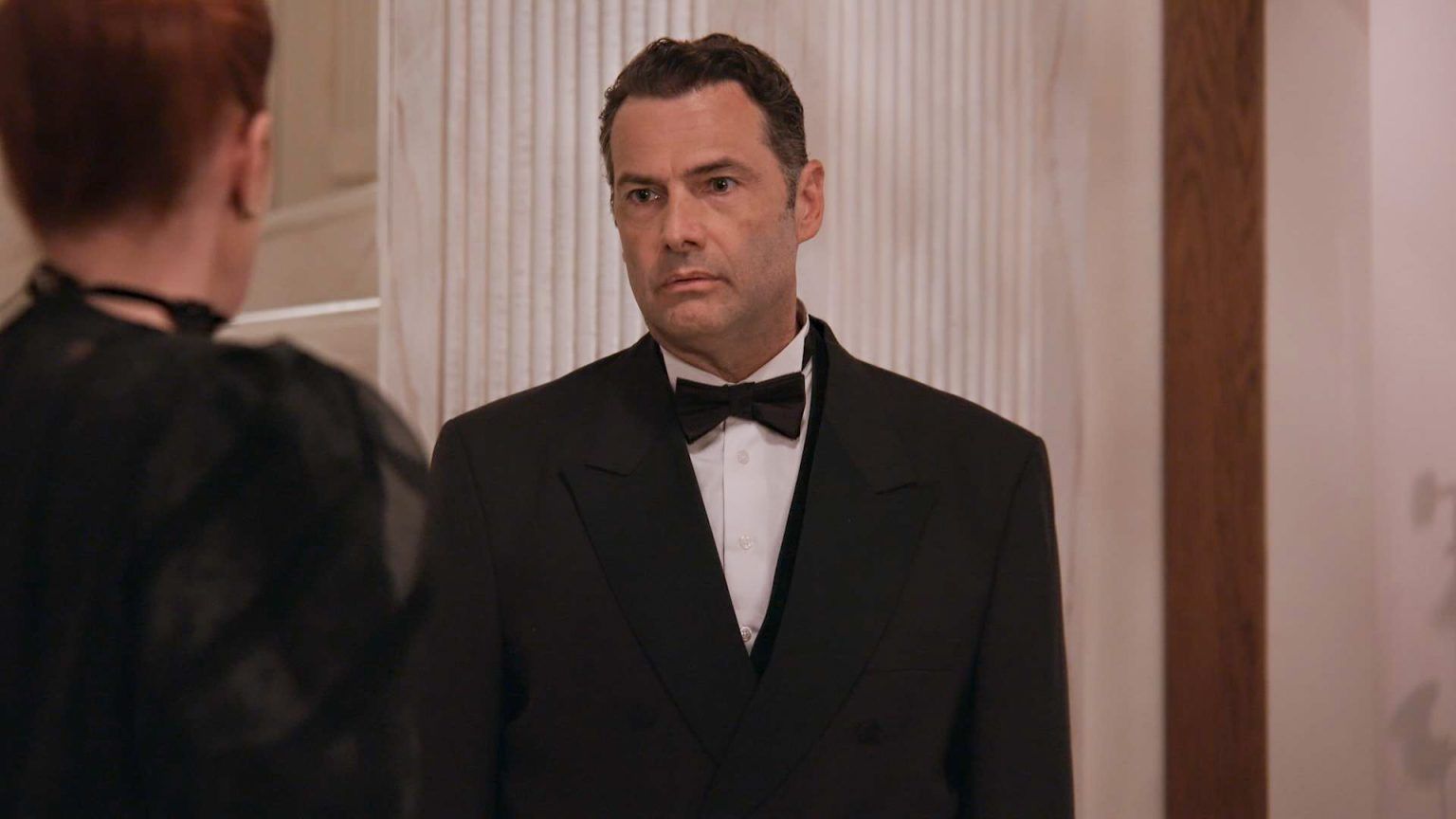 Grand Hotel: Το σημάδι στο χέρι προδίδει την αληθινή του ταυτότητα