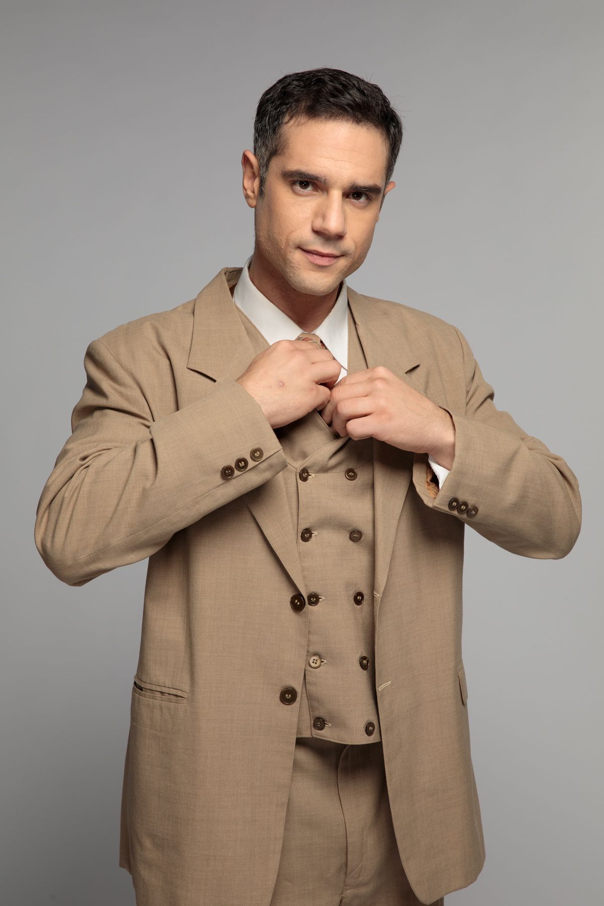 Porto Leone: Ο άσωτος γιος του Βούλγαρη επιστρέφει και διαλύει τους Καπετανάκους