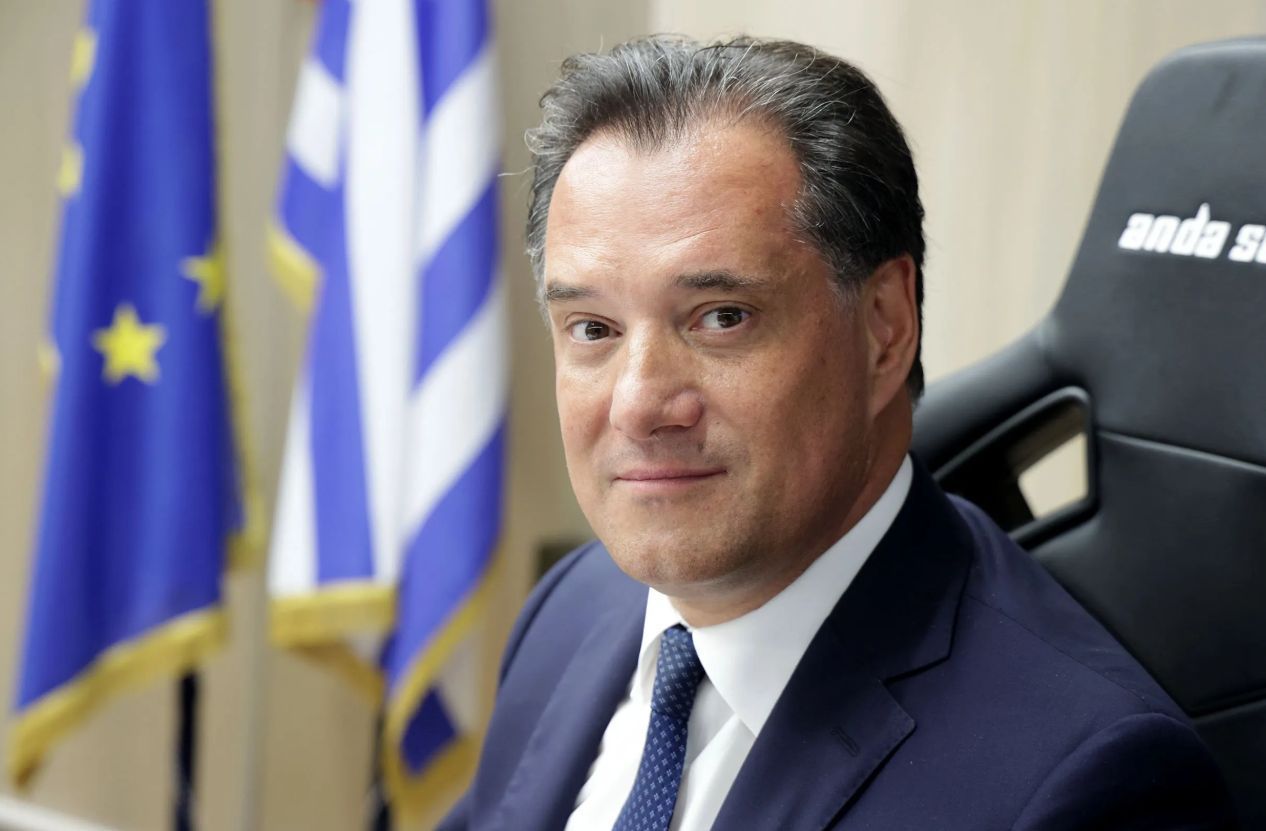 Ο Άδωνις Γεωργιάδης μίλησε για τα μυστικά ομορφιάς του - Έχει κάνει μπότοξ και μεταμόσχευση