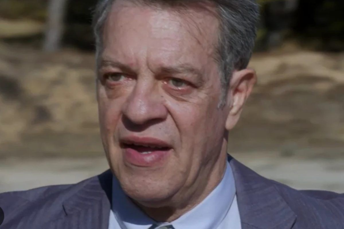 Άγιος έρωτας: Ο Κλεάνθης μαθαίνει ότι ο Χάρης δεν είναι γιος του και καταρρέει