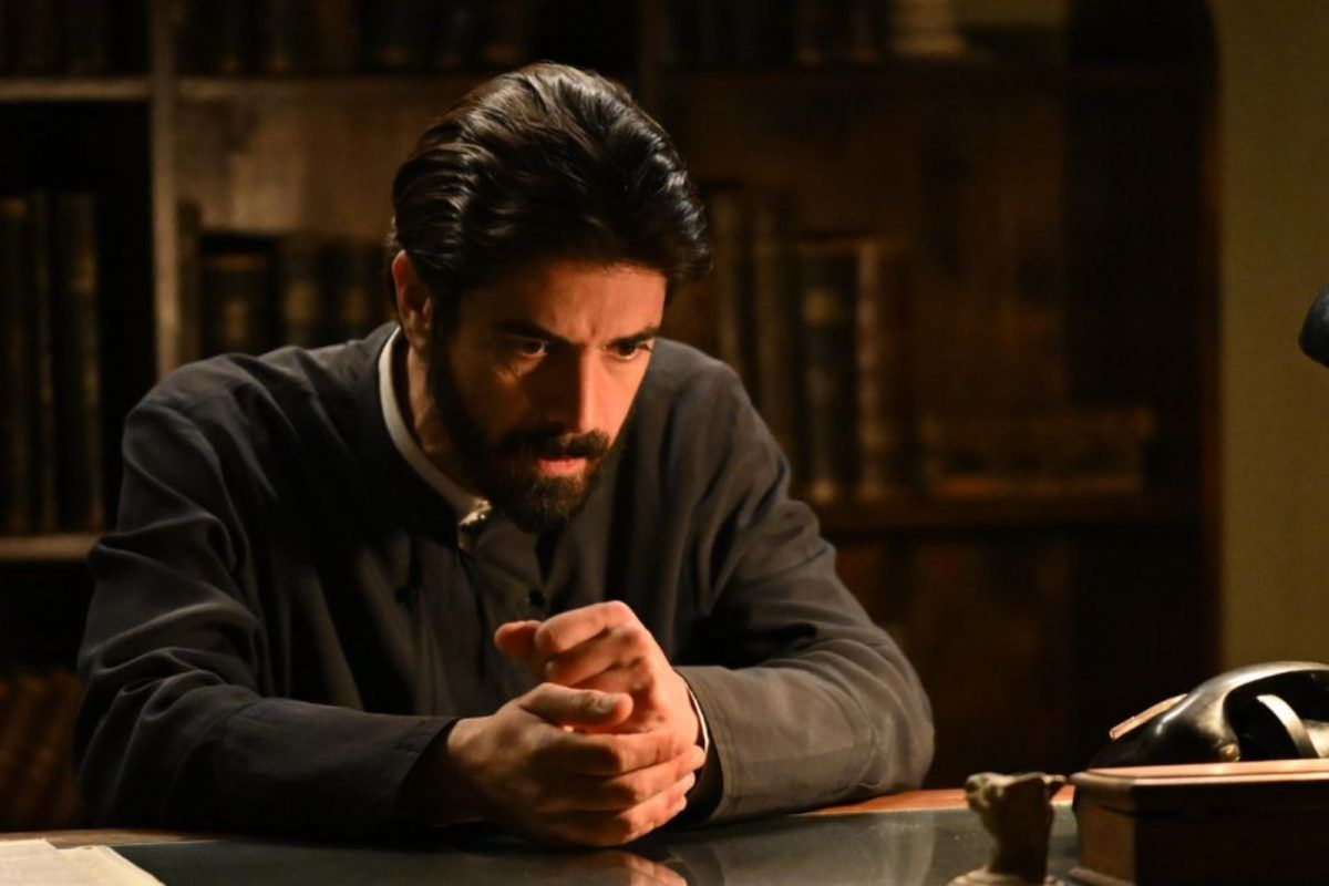 Άγιος Έρωτας: Μία μυστηριώδης γυναίκα έρχεται στη Στέρνα και διαλύει κάθε τι στο διάβα της