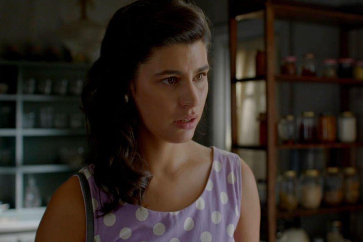 Αγιος Ερωτας : Το παιδί κινδυνεύει- Το τηλεφώνημα της Πόπης παγώνει τη Χλόη