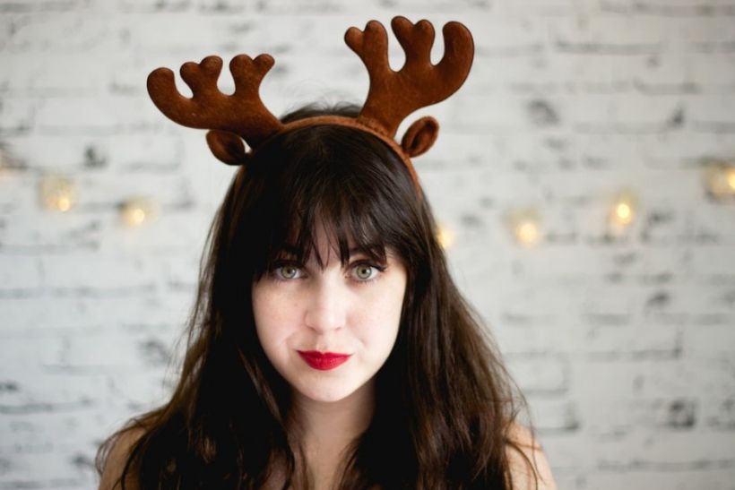 γυναίκα-με-κέρατα- γυναίκα-με-κέρατα-