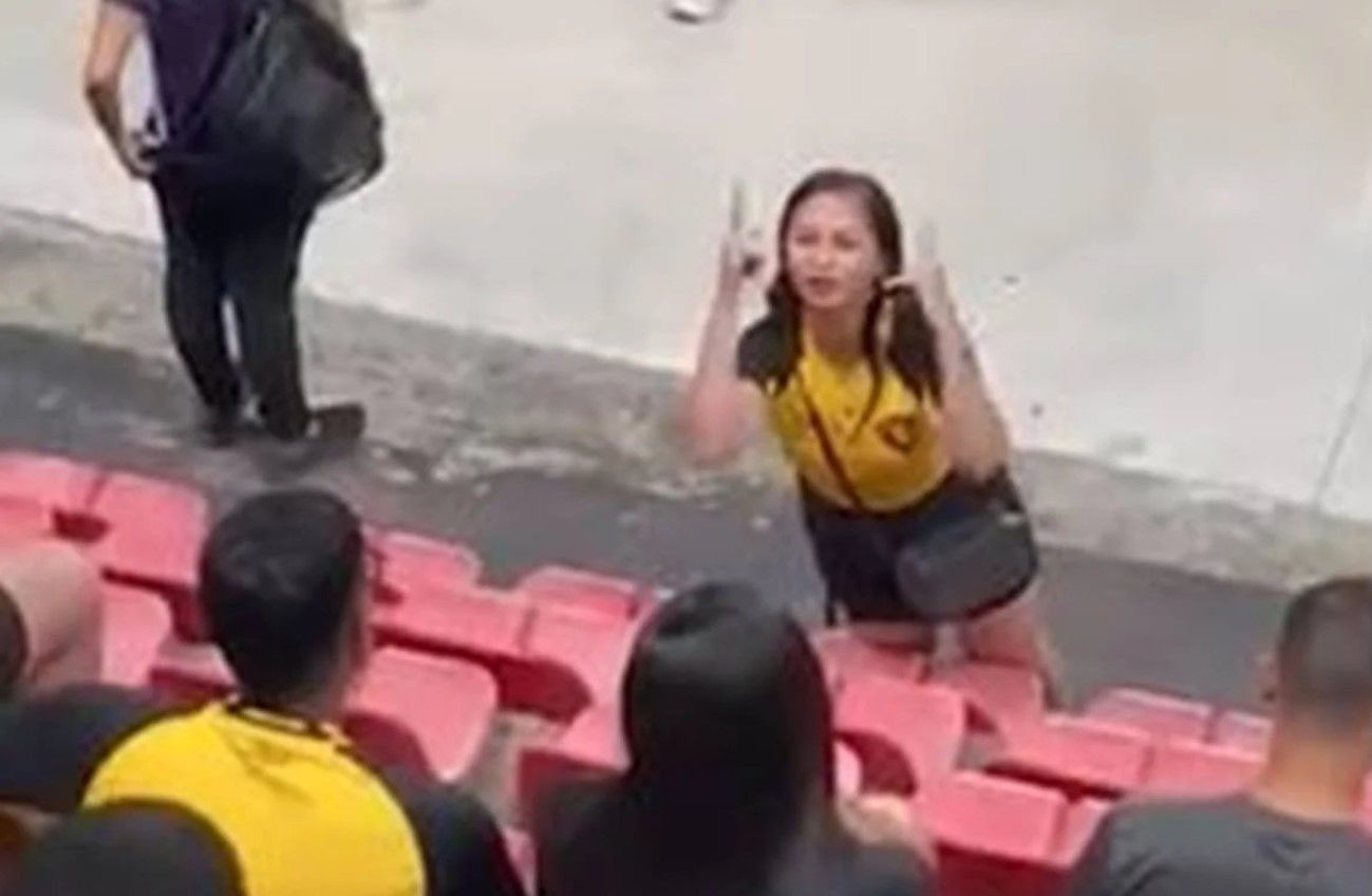 Απατημένη σύζυγος τους πιάνει στα πράσα και φεύγει χέρι χέρι με την ερωμένη (βίντεο)