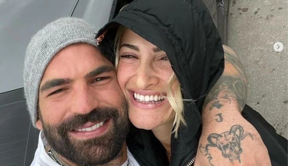 Δημήτρης Αλεξάνδρου: Ενοχλημένος με την εμφάνιση της Ιωάννας Τούνη με το νέο της σύντροφο & το παιδί τους αγκαλιά