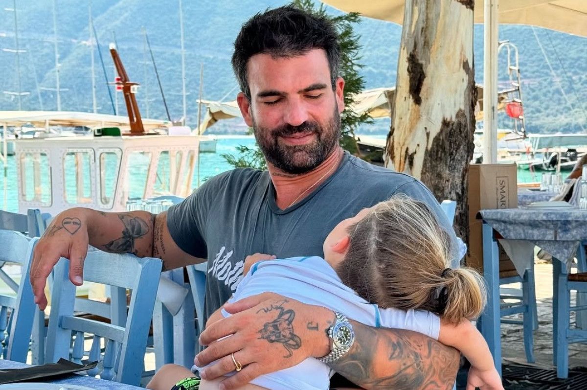 Δημήτρης Αλεξάνδρου: Ενοχλημένος με την εμφάνιση της Ιωάννας Τούνη με το νέο της σύντροφο & το παιδί τους αγκαλιά