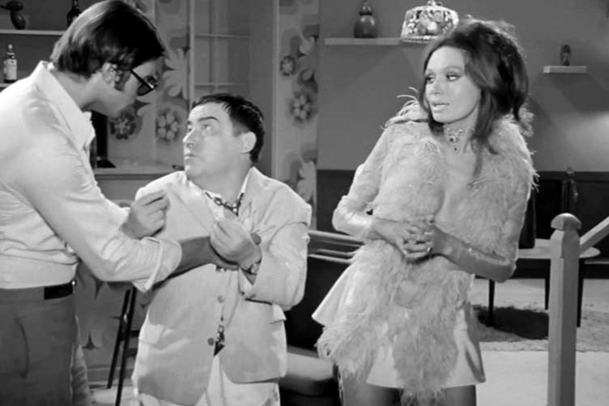 Η Ελληνίδα ηθοποιός που έπεσε με το αμάξι στην θάλασσα στα γυρίσματα ταινίας & συνέχισε να παίζει παρά τον σοβαρό τραυματισμό της