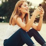 Φλερτάρω με μηνύματα με τον κολλητό του άντρα μου γιατί νιώθω παραμελημένη - Αθώο δεν είναι;