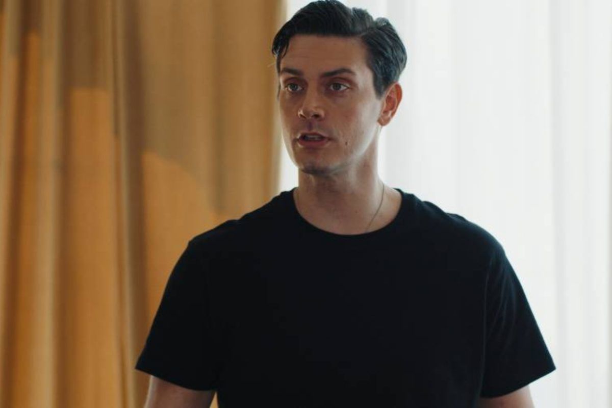 Η Γη της Ελιάς-Μανώλης-